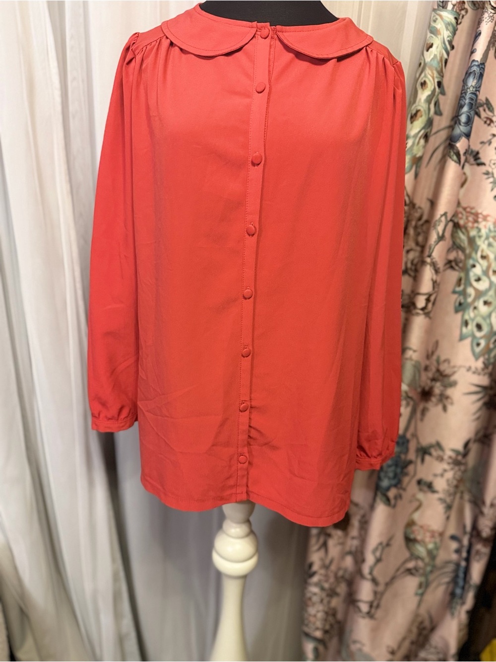 QuZu Coral Peter Pan Collar Button Front Blouse Size 38 Long Sleeve